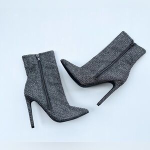 Steve Madden Wifey silver pewter rhinestone pointy toe booties 5.5